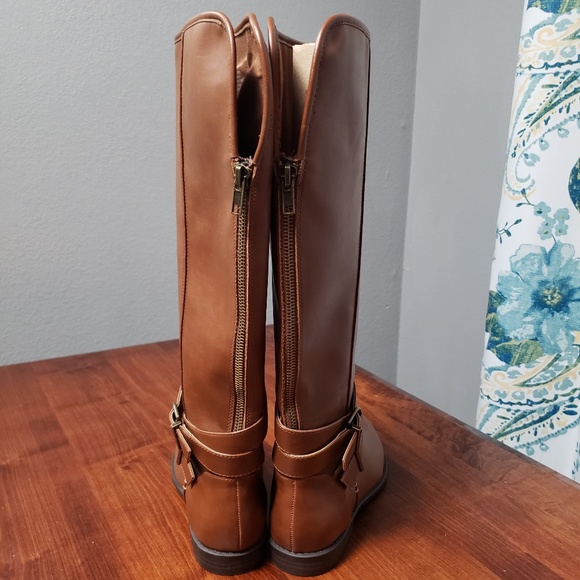 Brown Boots with Buckle Detail New! - Picture 3 of 3
